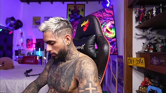 Snapshot of logan_hugh8 chatting on 03/09/26, 04:44 logan hugh8 online show from 03/09/26, 04:44