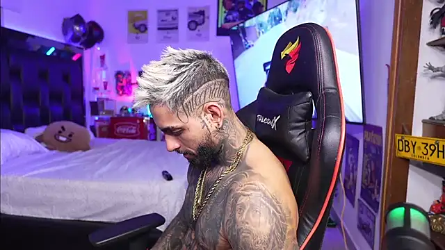 logan hugh8 online show from 03/12/26, 01:01