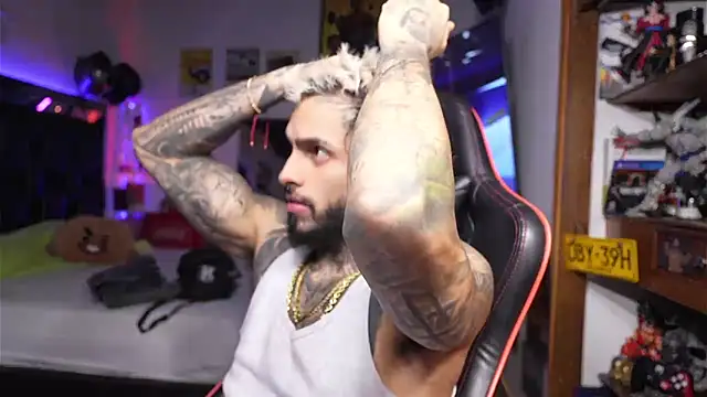 logan hugh8 online show from 03/23/26, 05:11