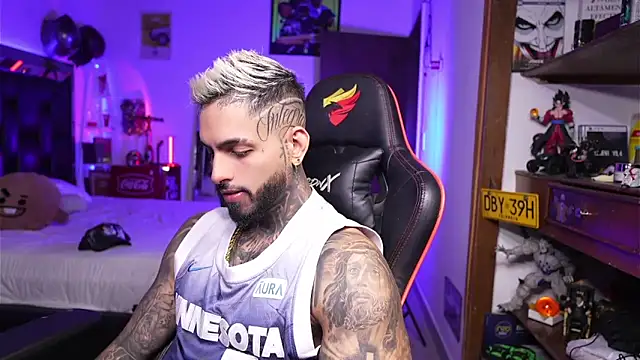 logan hugh8 online show from 03/27/26, 11:32