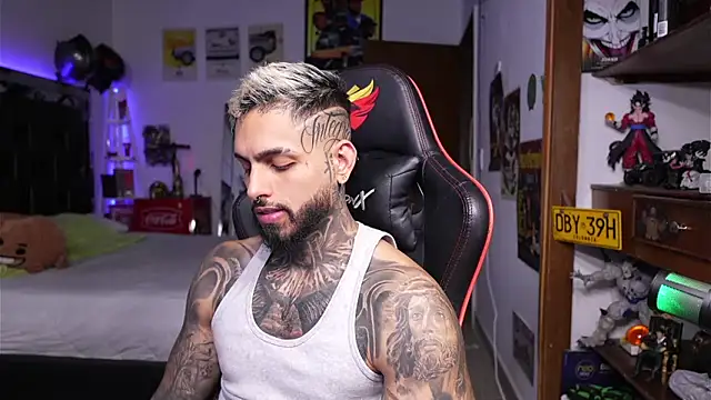 logan hugh8 online show from 04/13/26, 08:03