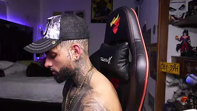 logan hugh8 online show from 04/17/26, 06:55