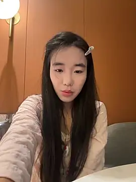 Snapshot of luluya1314 chatting on 11/21/25, 07:18 luluya1314 online show from 11/21/25, 07:18