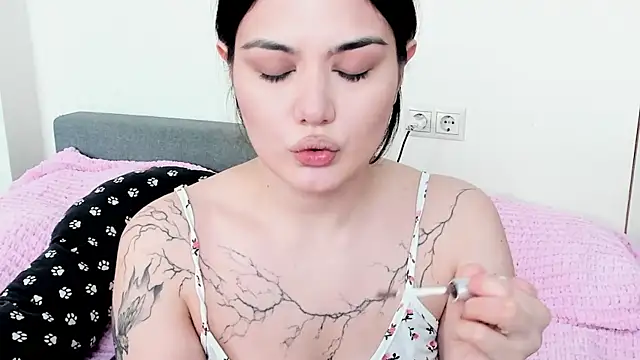 Dark Moni online show from 04/18/26, 02:48