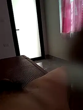 quoc85 online show from 10/21/25, 05:08