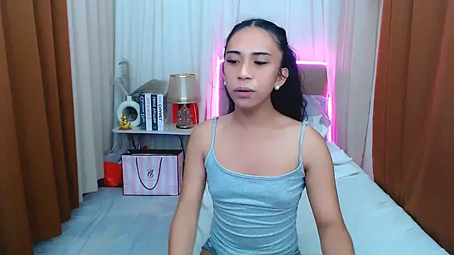 Snapshot of scarlet_smith7 chatting on 05/06/26, 01:57 scarlet smith7 online show from 05/06/26, 01:57