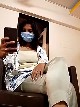 Snapshot of Love_Foreverr12 chatting on 10/06/25, 10:23 Love Foreverr12 online show from 10/06/25, 10:23