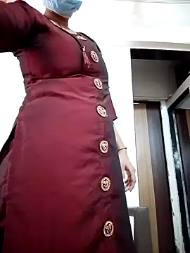 Snapshot of Love_Foreverr12 chatting on 10/13/25, 04:45 Love Foreverr12 online show from 10/13/25, 04:45