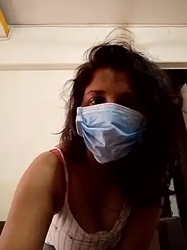 Snapshot of Love_Foreverr12 chatting on 10/17/25, 04:48 Love Foreverr12 online show from 10/17/25, 04:48