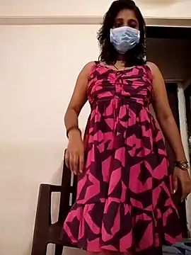 Snapshot of Love_Foreverr12 chatting on 10/28/25, 06:39 Love Foreverr12 online show from 10/28/25, 06:39