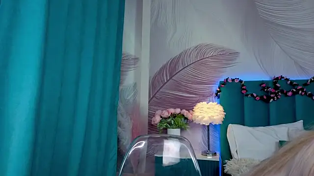 Monica Leen online show from 11/22/25, 06:34