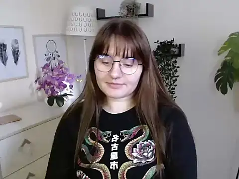 Julie Diamond online show from 10/22/25, 12:27