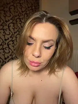 emmasweett11 online show from 04/18/26, 07:58