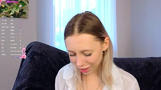 NyxaThorn online show from 09/23/25, 02:42