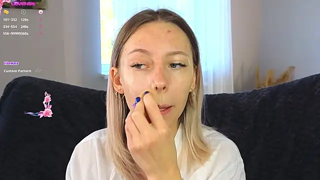 NyxaThorn online show from 09/26/25, 02:32