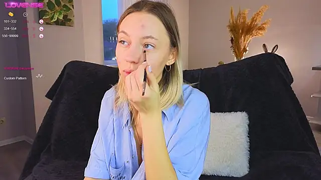 NyxaThorn online show from 10/14/25, 02:40