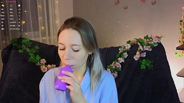 NyxaThorn online show from 01/18/26, 02:43