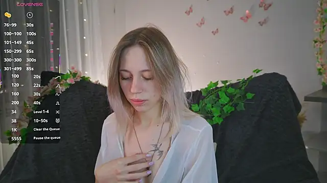 NyxaThorn online show from 02/02/26, 04:49