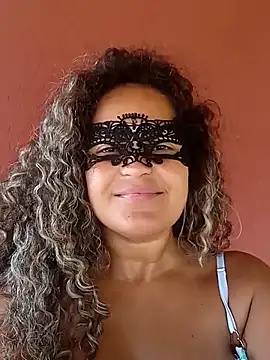 Snapshot of RaphinhaSanches chatting on 03/19/26, 01:15 RaphinhaSanches online show from 03/19/26, 01:15