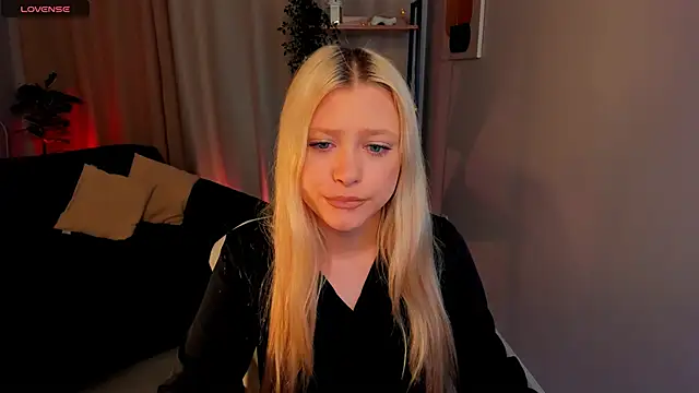 Millie Vanillies online show from 10/16/25, 08:43