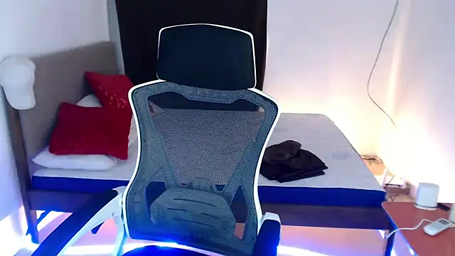 Snapshot of SultryCyraFoxmore chatting on 09/18/25, 05:31 SultryCyraFoxmore online show from 09/18/25, 05:31