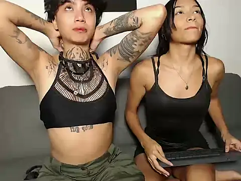 Snapshot of ParisAndVi chatting on 10/17/25, 12:14 ParisAndVi online show from 10/17/25, 12:14