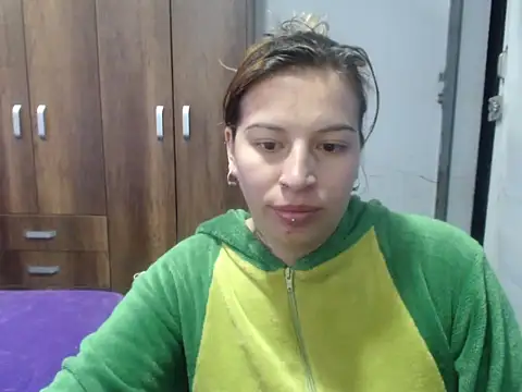 cloequeen15 online show from 10/14/25, 03:13