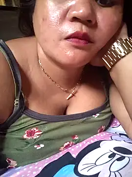 Snapshot of lady_rosie chatting on 10/10/25, 05:06 lady rosie online show from 10/10/25, 05:06