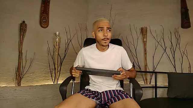 MarcusRain  online show from 10/31/25, 07:26