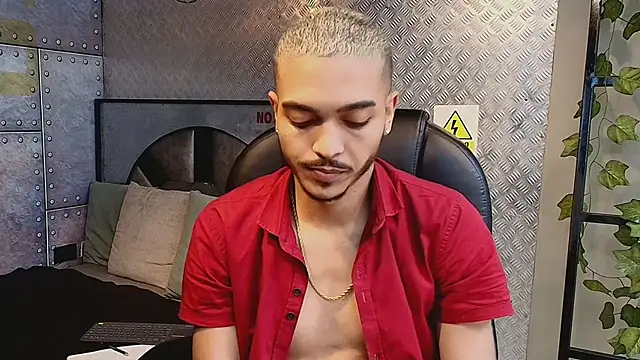 Snapshot of MarcusRain_ chatting on 02/14/26, 04:04 MarcusRain online show from 02/14/26, 04:04