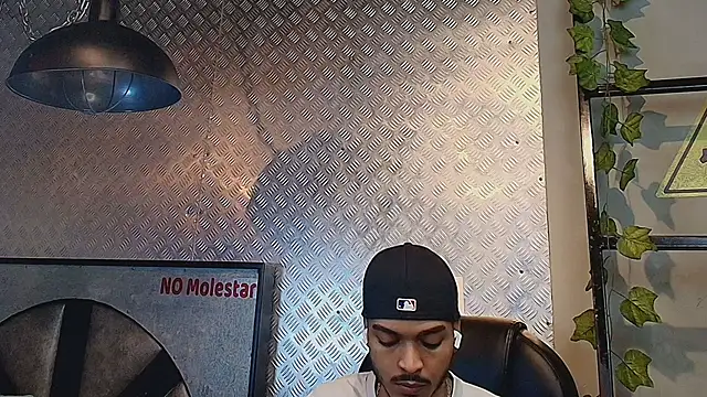 Snapshot of MarcusRain_ chatting on 02/20/26, 03:36 MarcusRain online show from 02/20/26, 03:36