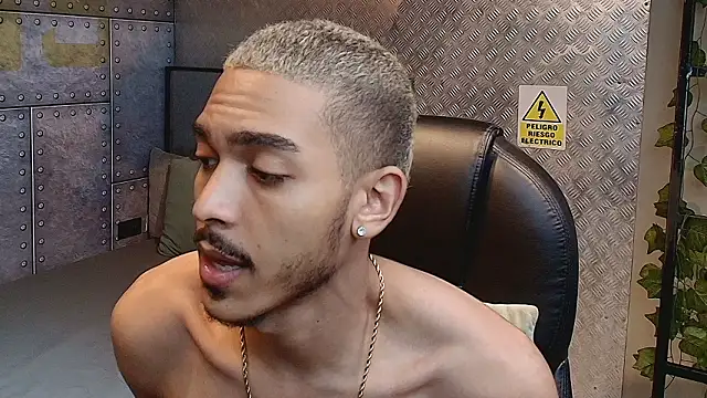 Snapshot of MarcusRain_ chatting on 02/21/26, 08:10 MarcusRain online show from 02/21/26, 08:10