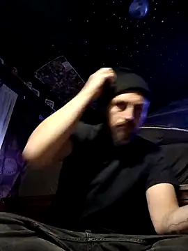 Snapshot of Macrhizz chatting on 10/13/25, 03:34 Macrhizz online show from 10/13/25, 03:34