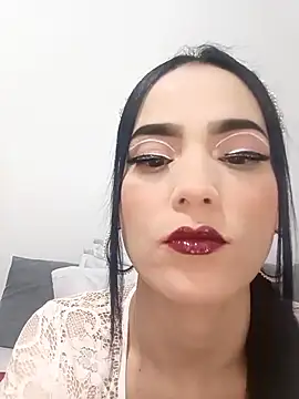 Snapshot of jamila_zair chatting on 11/14/25, 01:21 jamila zair online show from 11/14/25, 01:21