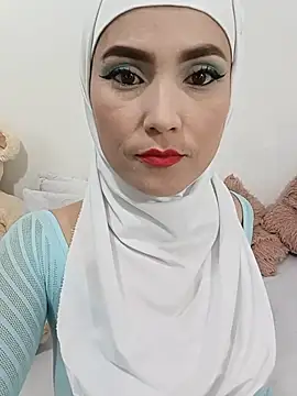 Snapshot of jamila_zair chatting on 07/03/26, 02:45 jamila zair online show from 07/03/26, 02:45