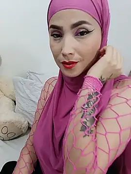 Snapshot of jamila_zair chatting on 07/04/26, 10:27 jamila zair online show from 07/04/26, 10:27