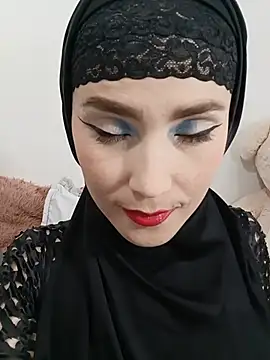 Snapshot of jamila_zair chatting on 07/12/26, 08:11 jamila zair online show from 07/12/26, 08:11