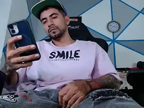 Snapshot of David_smile23 chatting on 09/16/25, 12:22 David smile23 online show from 09/16/25, 12:22