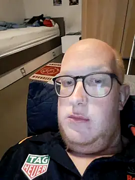 geilerd122 online show from 10/26/25, 05:41