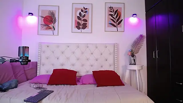 barbyehot online show from 10/12/25, 12:20