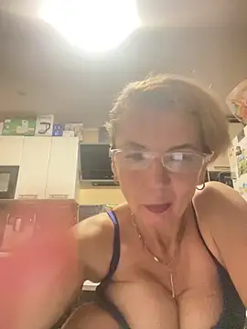 Snapshot of natasha251 chatting on 11/01/25, 12:12 natasha251 online show from 11/01/25, 12:12