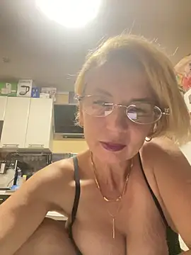 Snapshot of natasha251 chatting on 11/01/25, 08:33 natasha251 online show from 11/01/25, 08:33