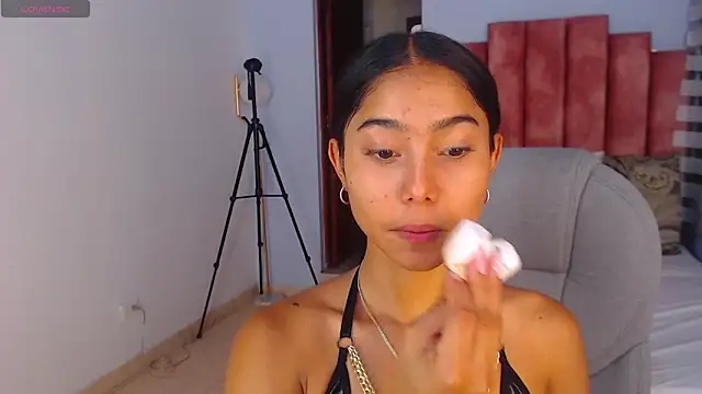 Milaa Star  online show from 09/16/25, 04:02