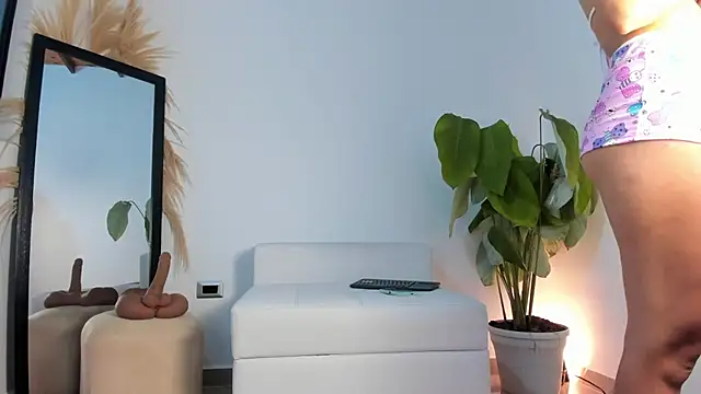 Snapshot of Noami_Rose chatting on 09/08/25, 11:26 Noami Rose online show from 09/08/25, 11:26