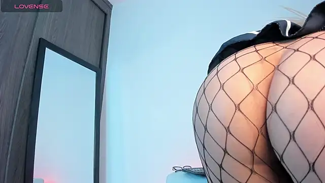 Snapshot of Noami_Rose chatting on 02/02/26, 10:52 Noami Rose online show from 02/02/26, 10:52