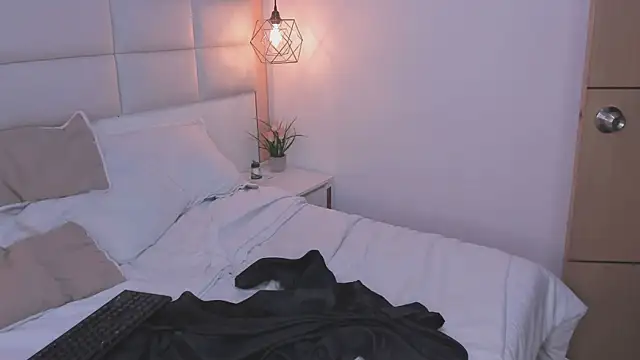 Snapshot of Salome_Smitth_1 chatting on 08/06/26, 01:51 Salome Smitth 1 online show from 08/06/26, 01:51