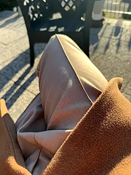 maialexte online show from 12/14/25, 02:11