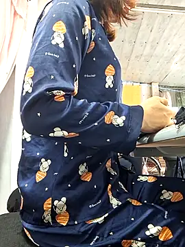 irina hana online show from 11/08/25, 01:17