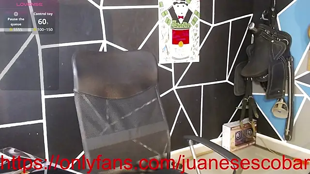 Snapshot of nicolastorres99 chatting on 09/15/25, 03:06 nicolastorres99 online show from 09/15/25, 03:06