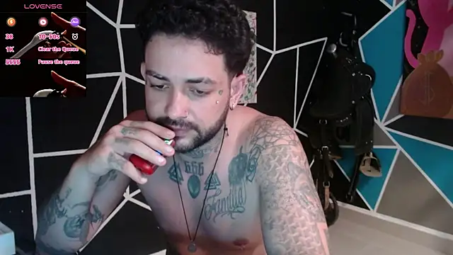 Snapshot of nicolastorres99 chatting on 11/19/25, 06:08 nicolastorres99 online show from 11/19/25, 06:08